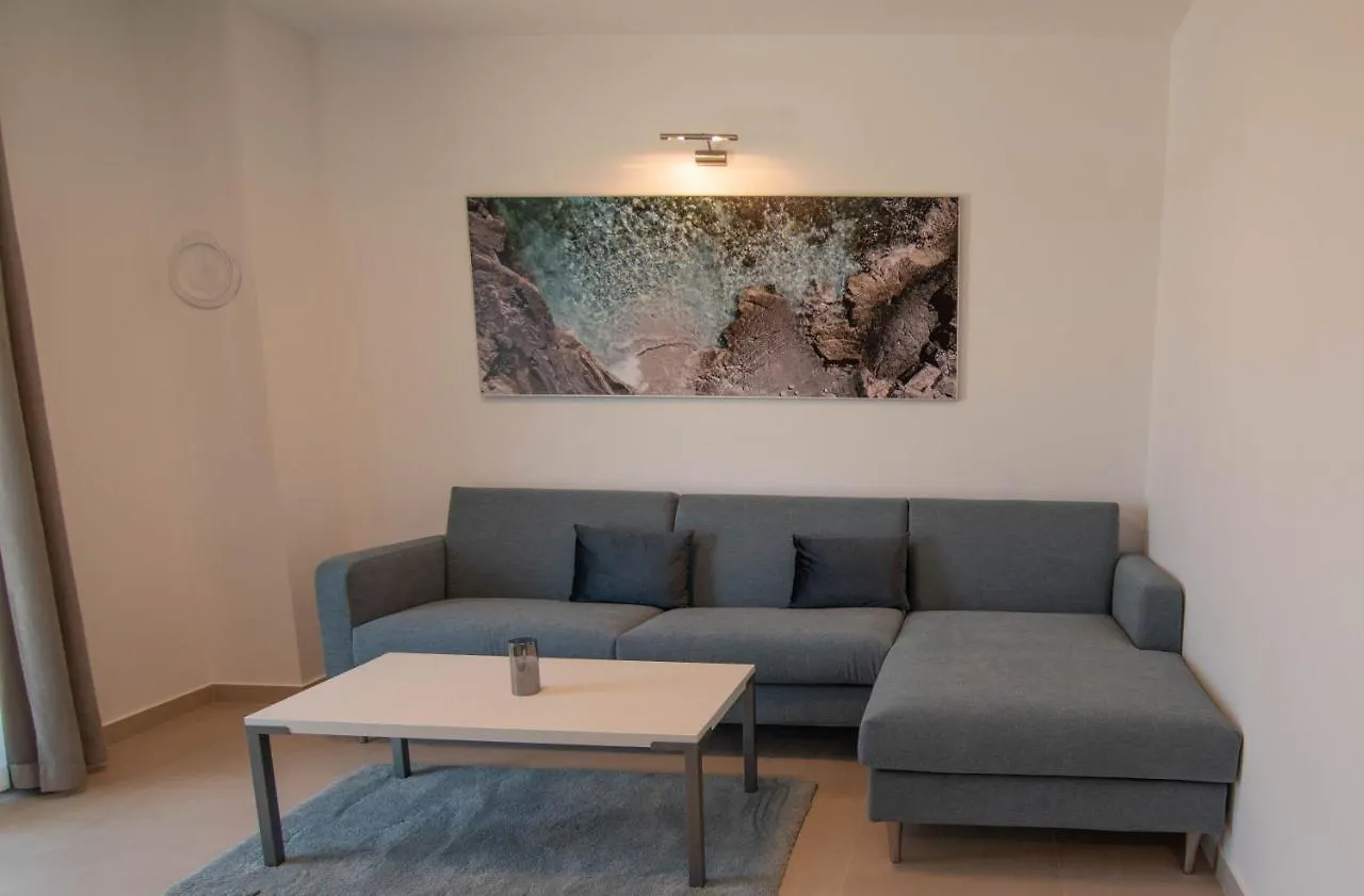 Luxury Apartment Grotta With Sea View And Swimming Pool Premantura