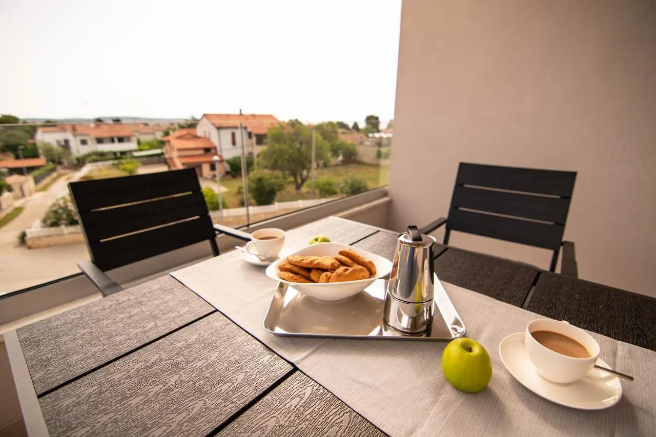 Luxury Apartment Grotta With Sea View And Swimming Pool Premantura