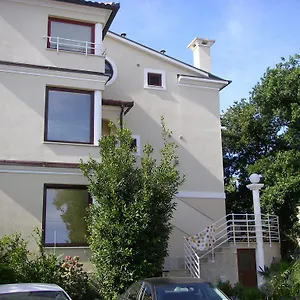 Apartments Premantura Gostinjska kuća