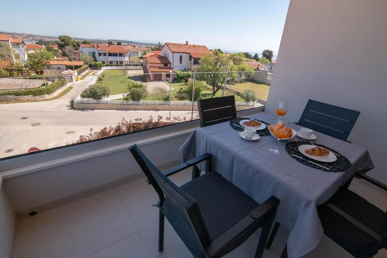 Luxury Apartment Grotta With Sea View And Swimming Pool Premantura