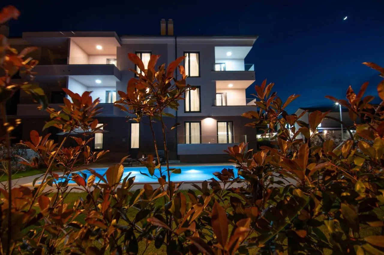Luxury Apartment Grotta With Sea View And Swimming Pool Premantura Croatia