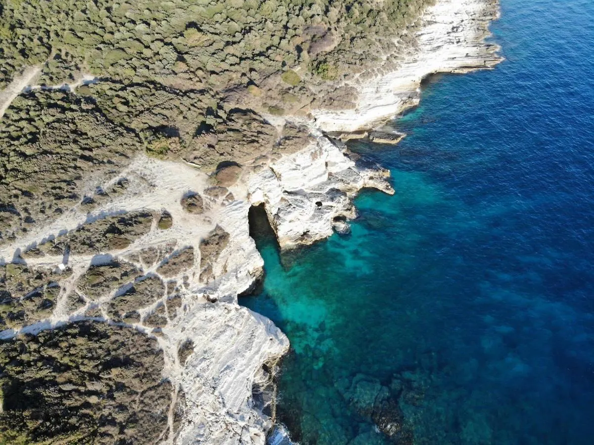 Luxury Apartment Grotta With Sea View And Swimming Pool Premantura
