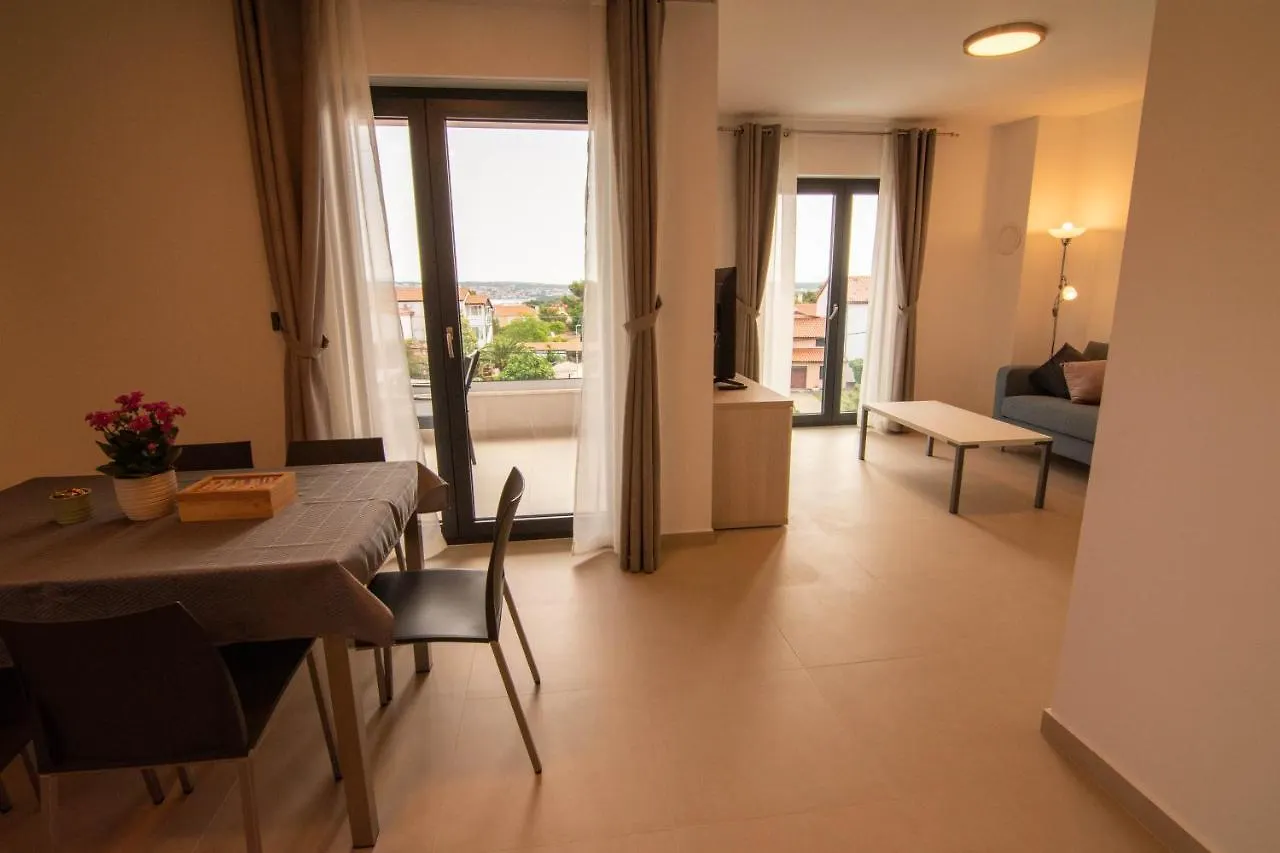 Luxury Apartment Grotta With Sea View And Swimming Pool Premantura